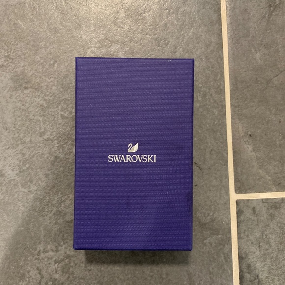 New • Swarovski Pendant Necklace - Picture 6 of 6